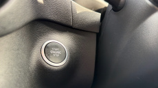 Volvo Xc40 2.0 B4P R DESIGN Pro 5dr AWD Auto Petrol Estate